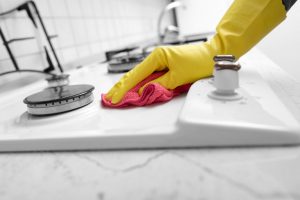 vệ sinh tẩy rửa thiết bị Inox ở bếp